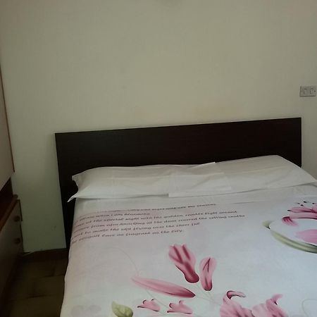 Albergo Luca Ivrea Esterno foto