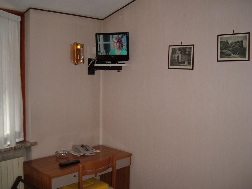 Albergo Luca Ivrea Camera foto
